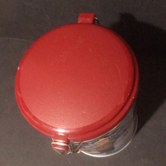 Tim Hortons “Skating Pond” Limited Edition Collector Series #003 Tin Canister - Picture 5 of 7